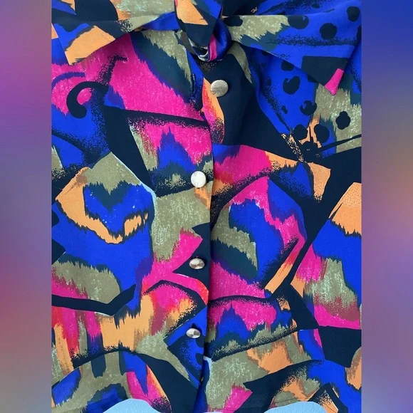 Vintage women’s abstract print skirt and blouse - Picture 5 of 5